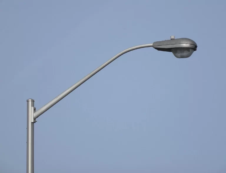 Right Street Light Fixture